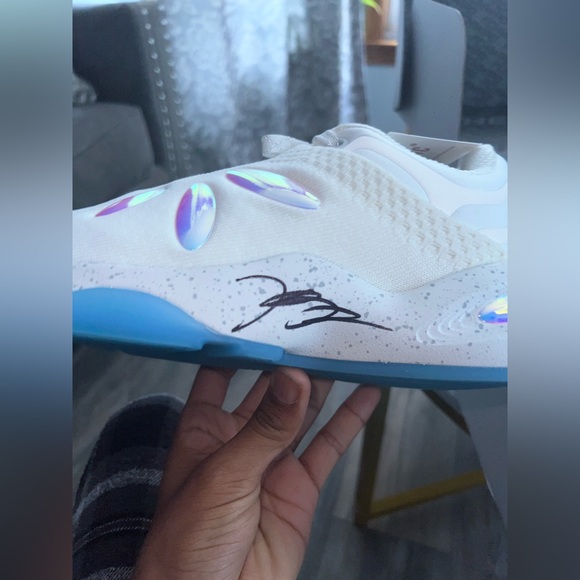 jaylen brown 741 shoes also signed by jaylen brown - Picture 4 of 7